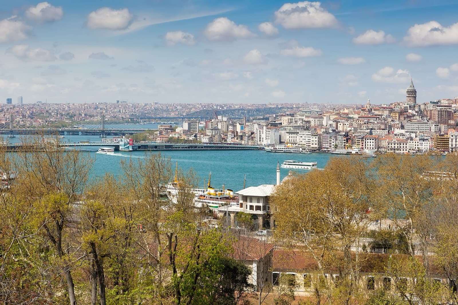 Golden Horn by Ferry Tour